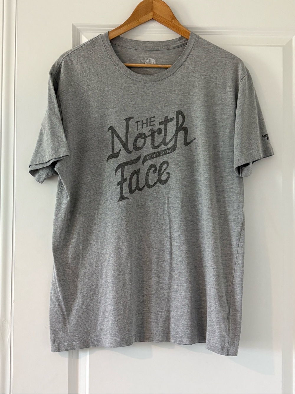 The North Face Grey T-shirt Short-Sleeve Logo Tee Berkeley CA Large